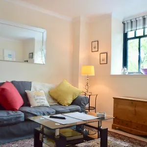 Gorgeous 2 Bedroom In Converted Church Apartment Edinburgh